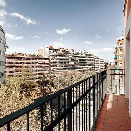 Campro - 3 Bedrooms W/ Balcony In Eixample Esquerra * برشلونة