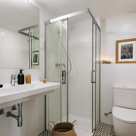 Campro - 3 Bedrooms W/ Balcony In Eixample Esquerra Apartament *